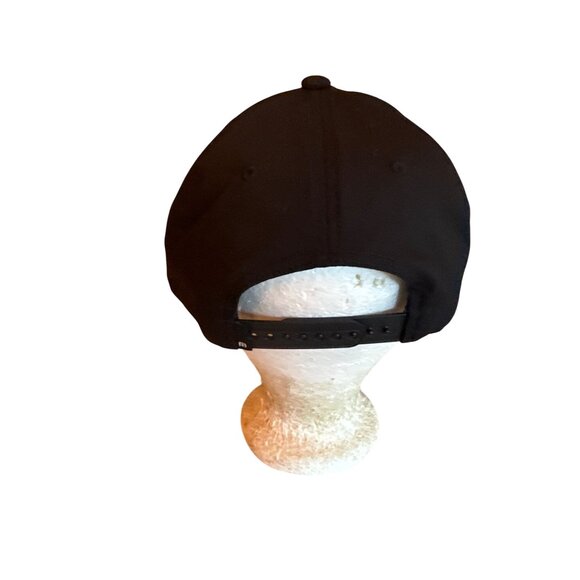 NWT Travis Mathew "Kiss The Cook" Adjustable Black Baseball Cap - Picture 4 of 7